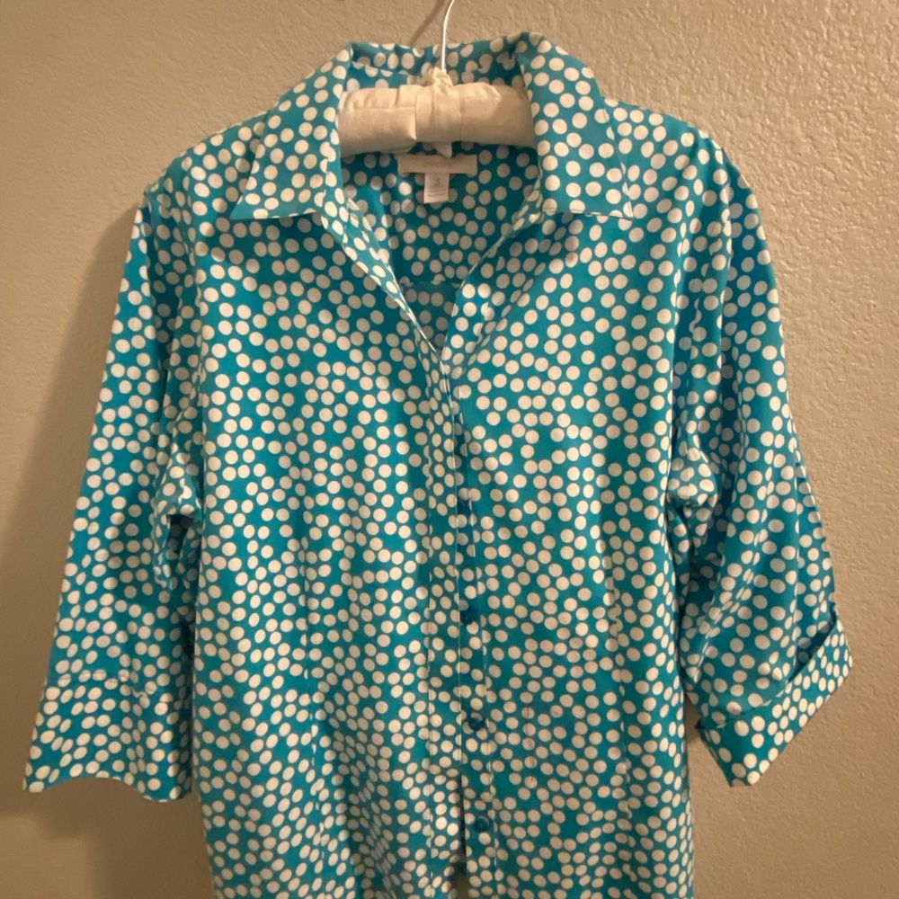Chicos no iron turquoise polka dot shirt size 3